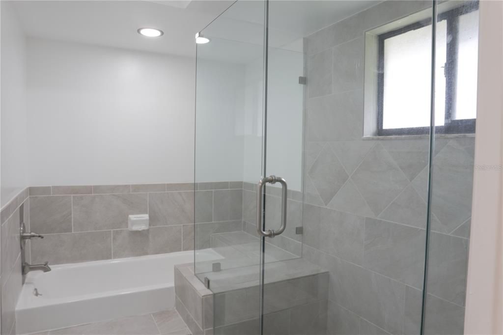 En Venta: $427,000 (4 camas, 2 baños, 2154 Pies cuadrados)
