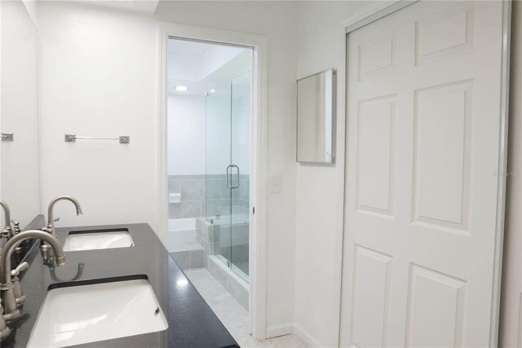 En Venta: $427,000 (4 camas, 2 baños, 2154 Pies cuadrados)