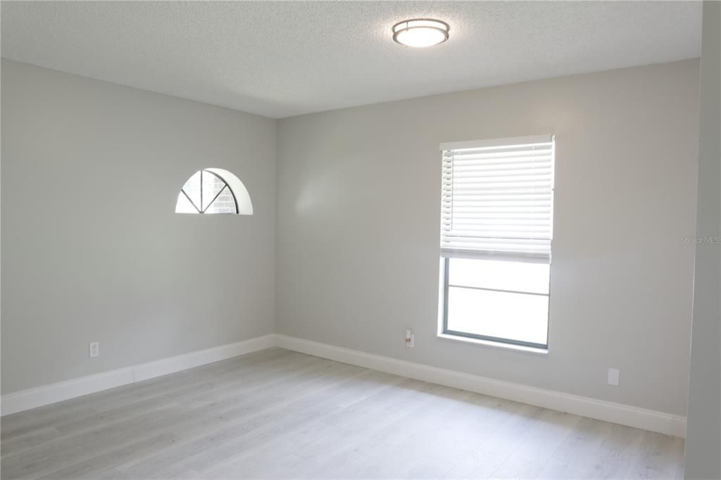 En Venta: $427,000 (4 camas, 2 baños, 2154 Pies cuadrados)
