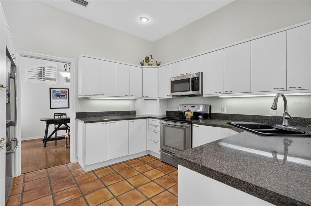 For Sale: $625,000 (3 beds, 2 baths, 1934 Square Feet)