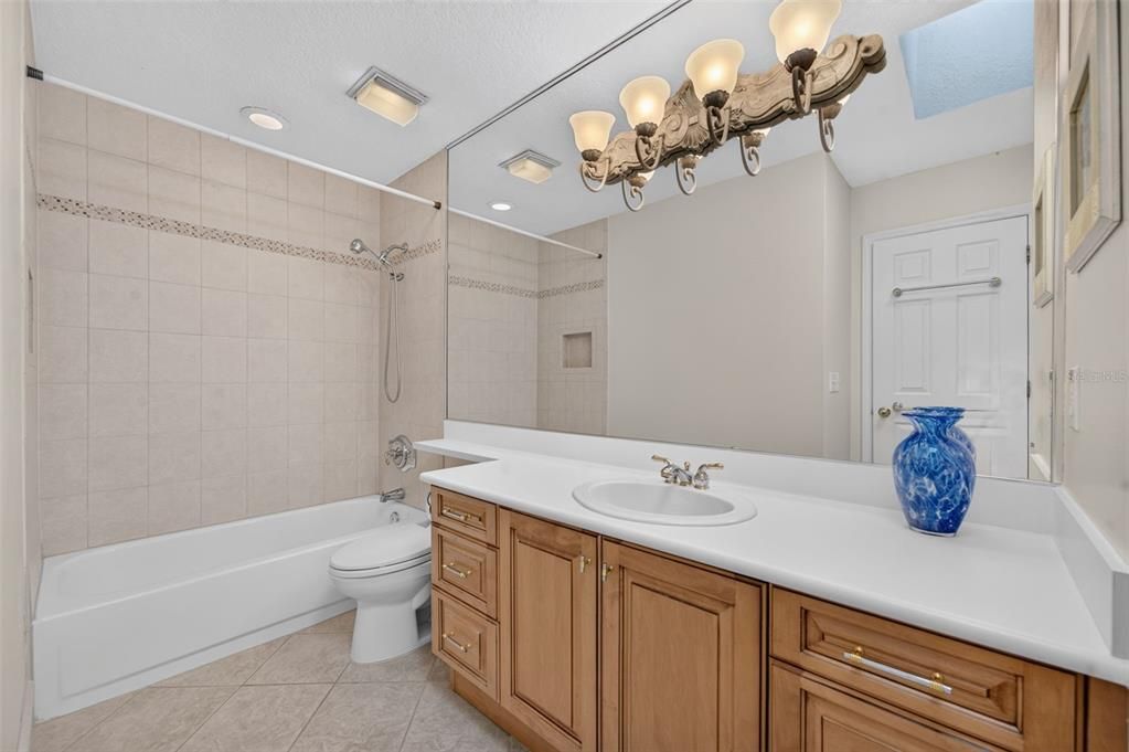 For Sale: $625,000 (3 beds, 2 baths, 1934 Square Feet)