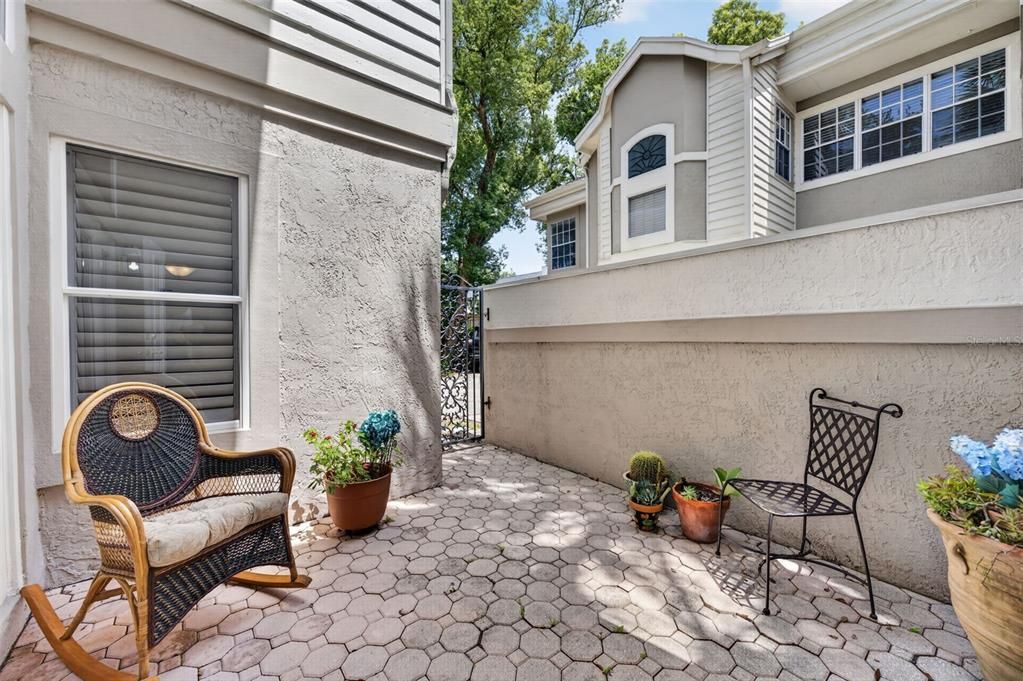 For Sale: $625,000 (3 beds, 2 baths, 1934 Square Feet)
