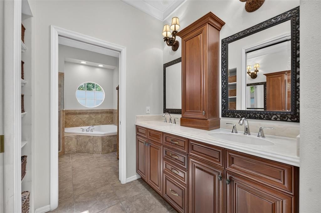 For Sale: $625,000 (3 beds, 2 baths, 1934 Square Feet)