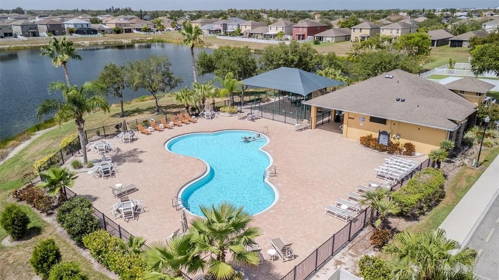 En Venta: $324,000 (3 camas, 2 baños, 1360 Pies cuadrados)