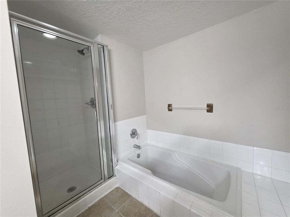 For Rent: $1,475 (3 beds, 2 baths, 1811 Square Feet)