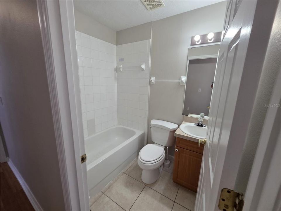 For Rent: $1,475 (3 beds, 2 baths, 1811 Square Feet)