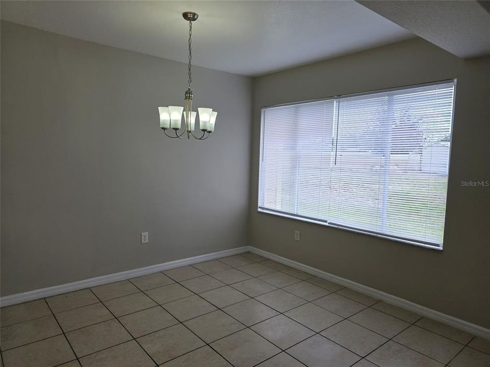 For Rent: $1,475 (3 beds, 2 baths, 1811 Square Feet)