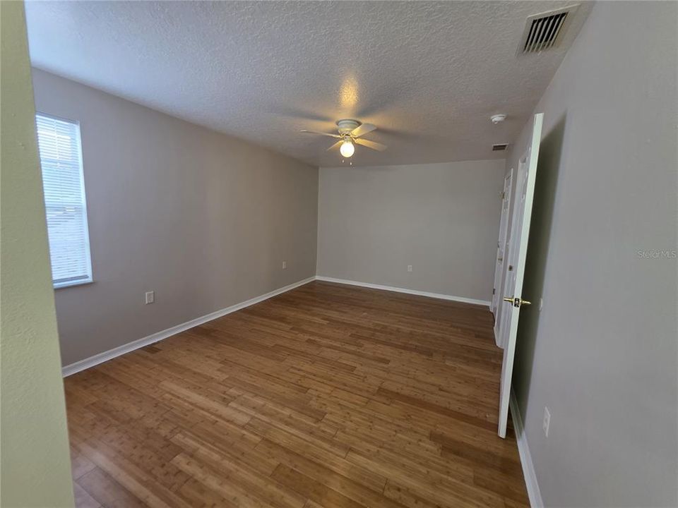 For Rent: $1,475 (3 beds, 2 baths, 1811 Square Feet)