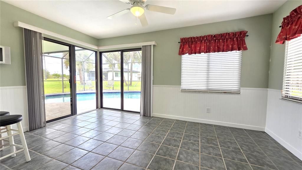 For Sale: $220,000 (2 beds, 2 baths, 1179 Square Feet)