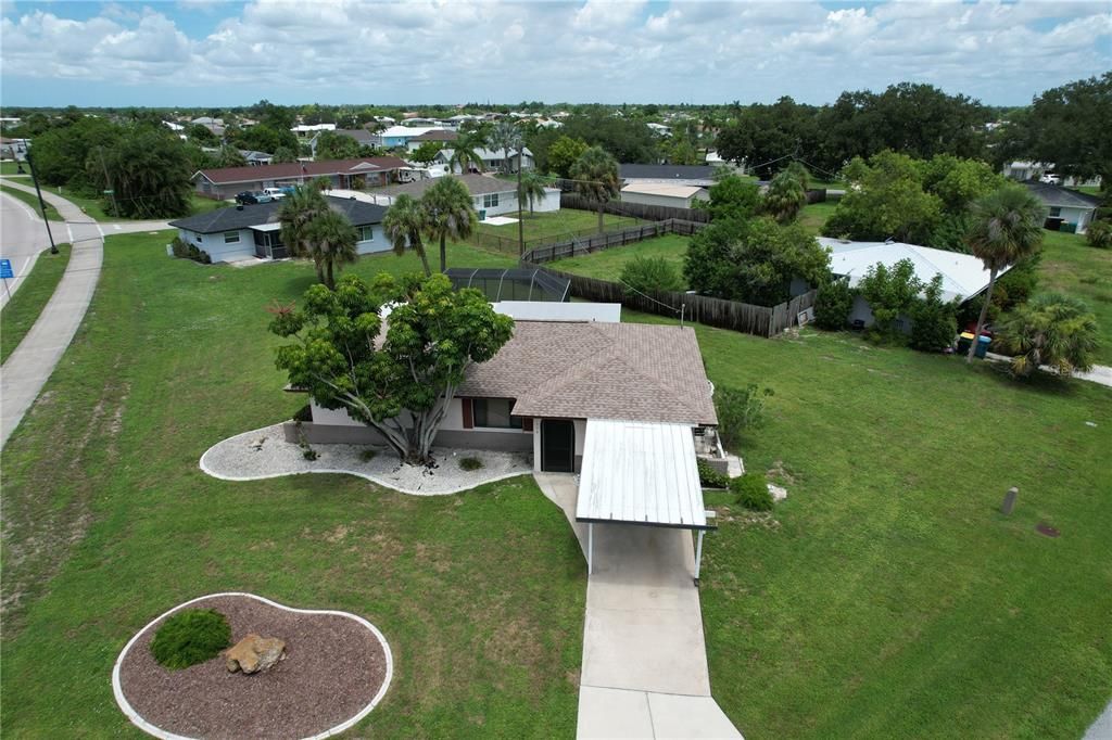 For Sale: $220,000 (2 beds, 2 baths, 1179 Square Feet)