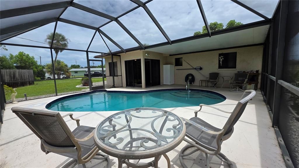 For Sale: $220,000 (2 beds, 2 baths, 1179 Square Feet)