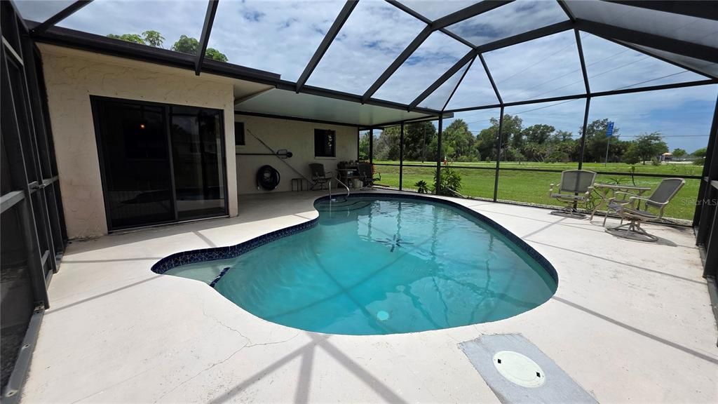 For Sale: $220,000 (2 beds, 2 baths, 1179 Square Feet)