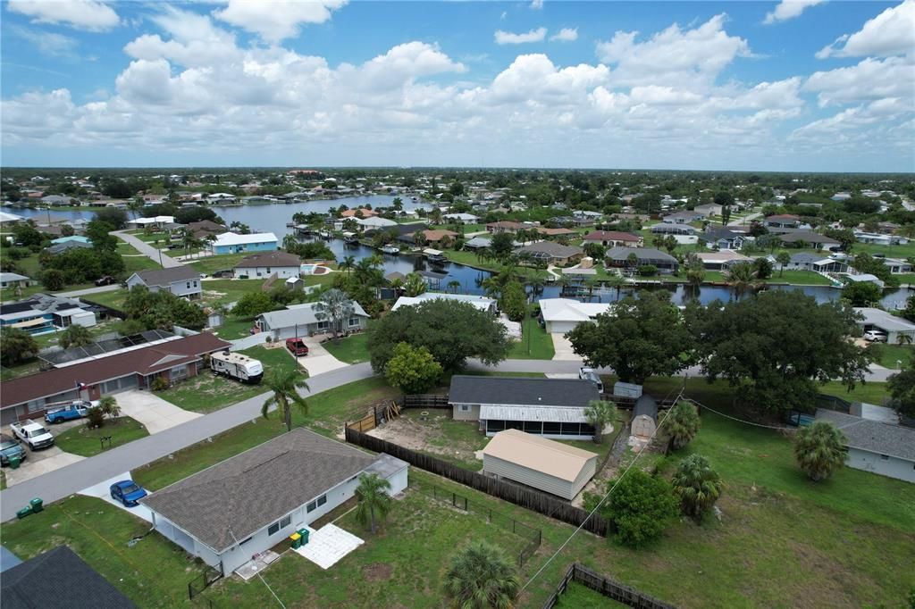 For Sale: $220,000 (2 beds, 2 baths, 1179 Square Feet)