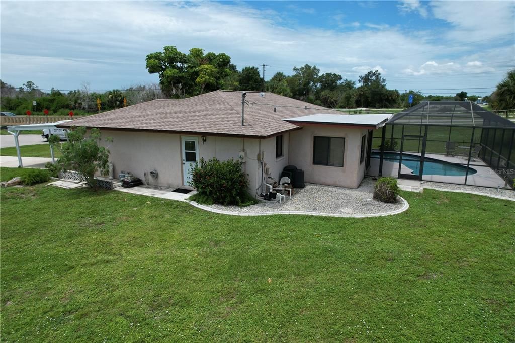 For Sale: $220,000 (2 beds, 2 baths, 1179 Square Feet)