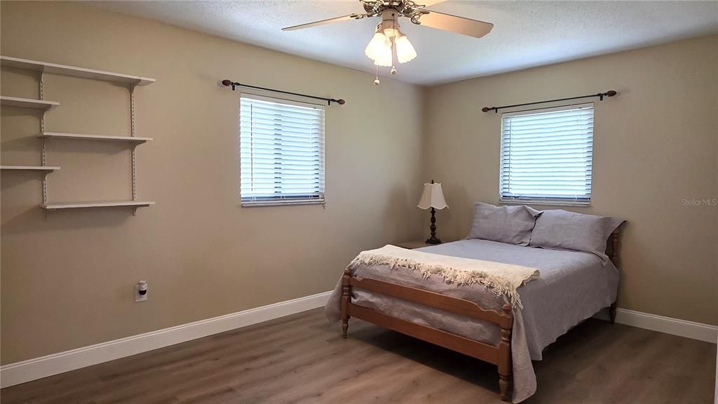 For Sale: $220,000 (2 beds, 2 baths, 1179 Square Feet)