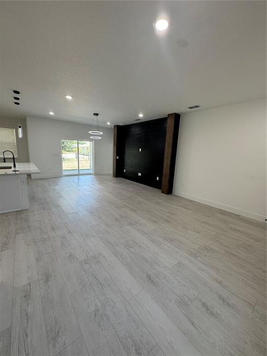 En Venta: $305,000 (3 camas, 2 baños, 1554 Pies cuadrados)