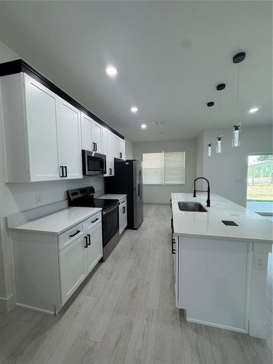 En Venta: $305,000 (3 camas, 2 baños, 1554 Pies cuadrados)