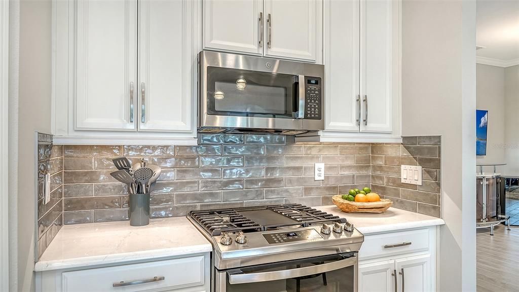 For Sale: $1,016,000 (3 beds, 3 baths, 2421 Square Feet)