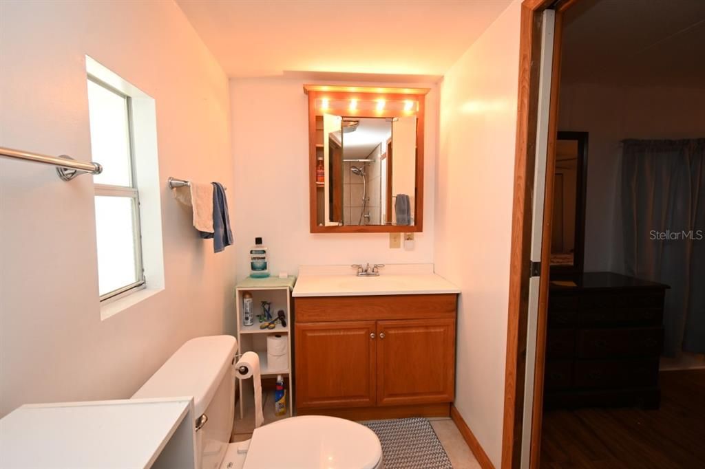 For Sale: $98,499 (2 beds, 2 baths, 924 Square Feet)