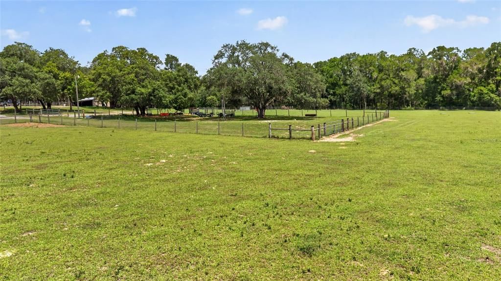 На продажу: $250,000 (4.32 acres)