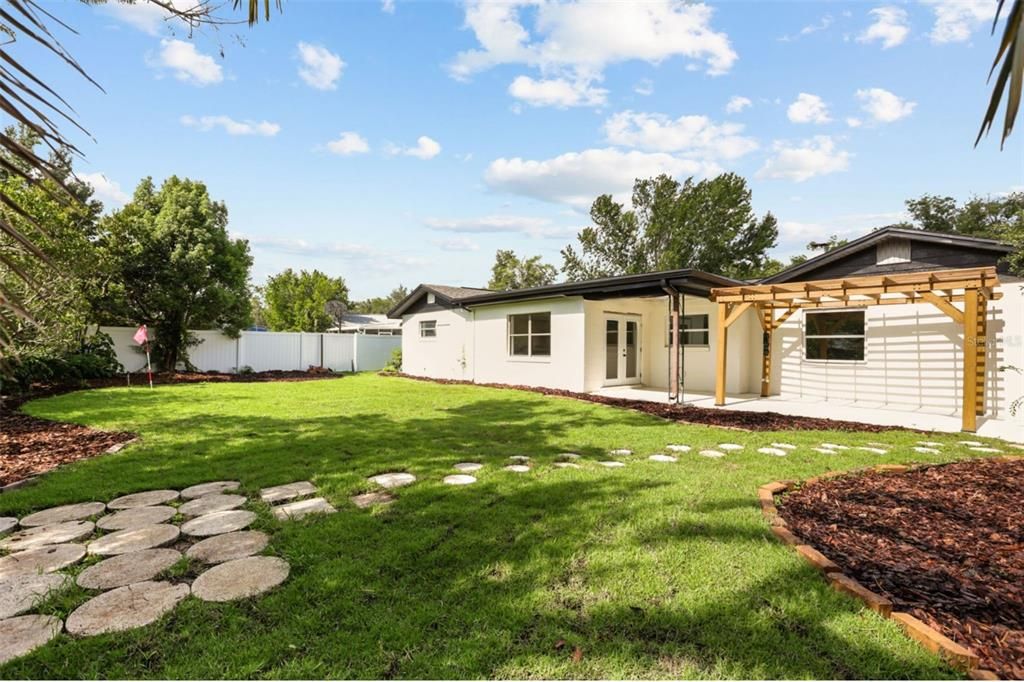 En Venta: $849,949 (5 camas, 3 baños, 2832 Pies cuadrados)