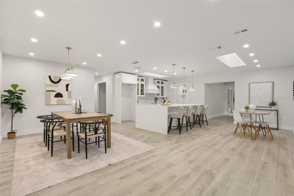En Venta: $849,949 (5 camas, 3 baños, 2832 Pies cuadrados)