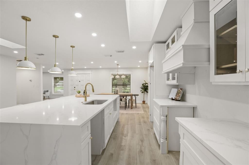 En Venta: $849,949 (5 camas, 3 baños, 2832 Pies cuadrados)