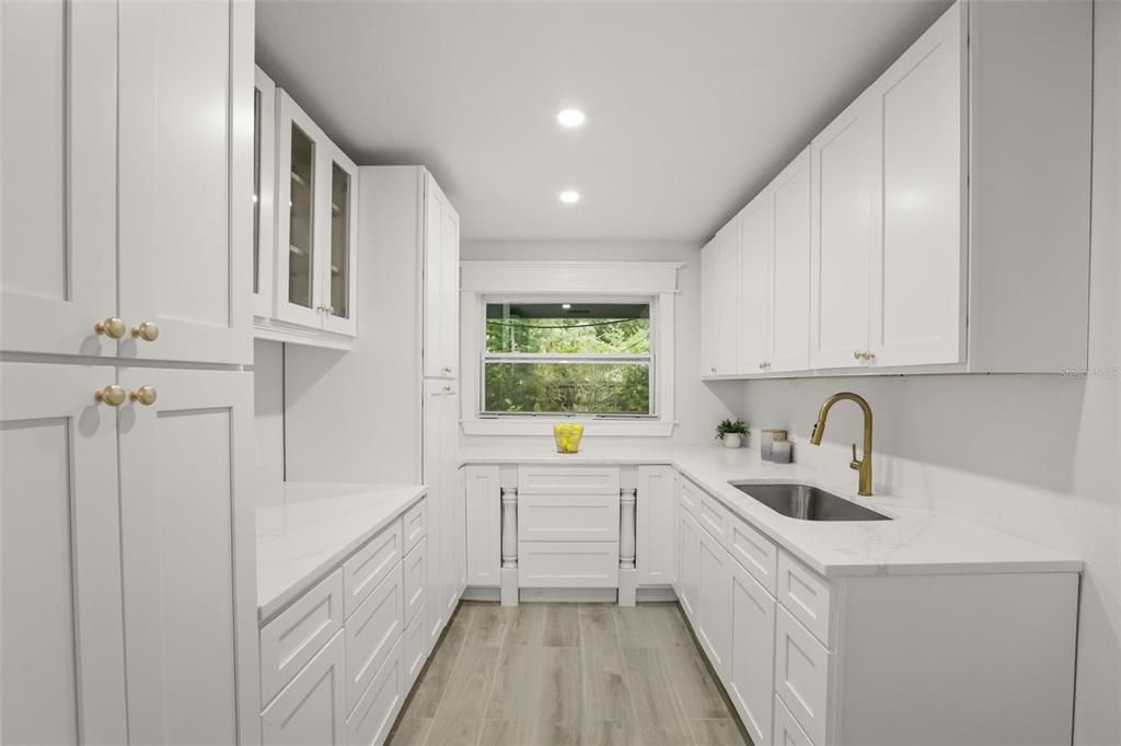 En Venta: $849,949 (5 camas, 3 baños, 2832 Pies cuadrados)