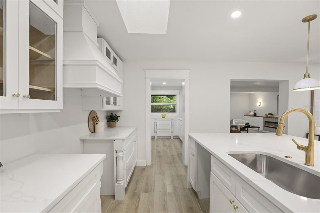 En Venta: $849,949 (5 camas, 3 baños, 2832 Pies cuadrados)