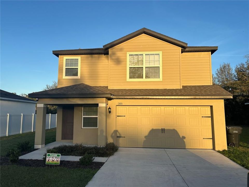 For Rent: $2,200 (4 beds, 2 baths, 1852 Square Feet)