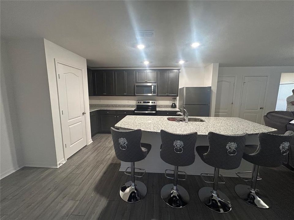 For Rent: $2,200 (4 beds, 2 baths, 1852 Square Feet)