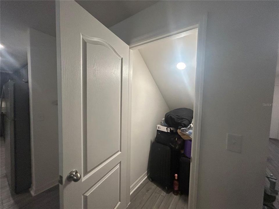 For Rent: $2,200 (4 beds, 2 baths, 1852 Square Feet)