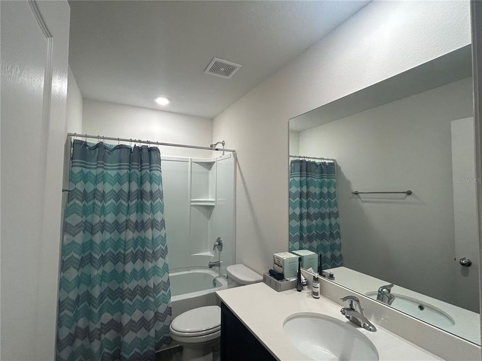 For Rent: $2,200 (4 beds, 2 baths, 1852 Square Feet)