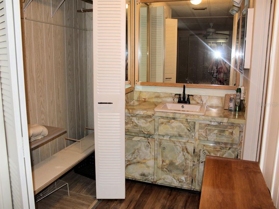 For Sale: $89,500 (2 beds, 2 baths, 1008 Square Feet)