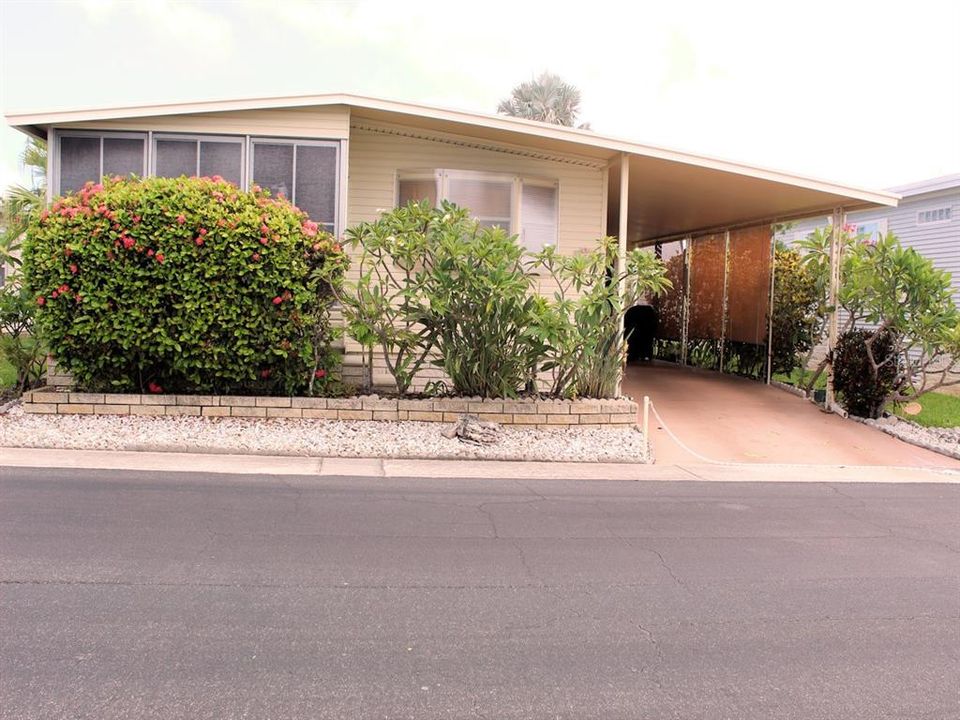 For Sale: $89,500 (2 beds, 2 baths, 1008 Square Feet)