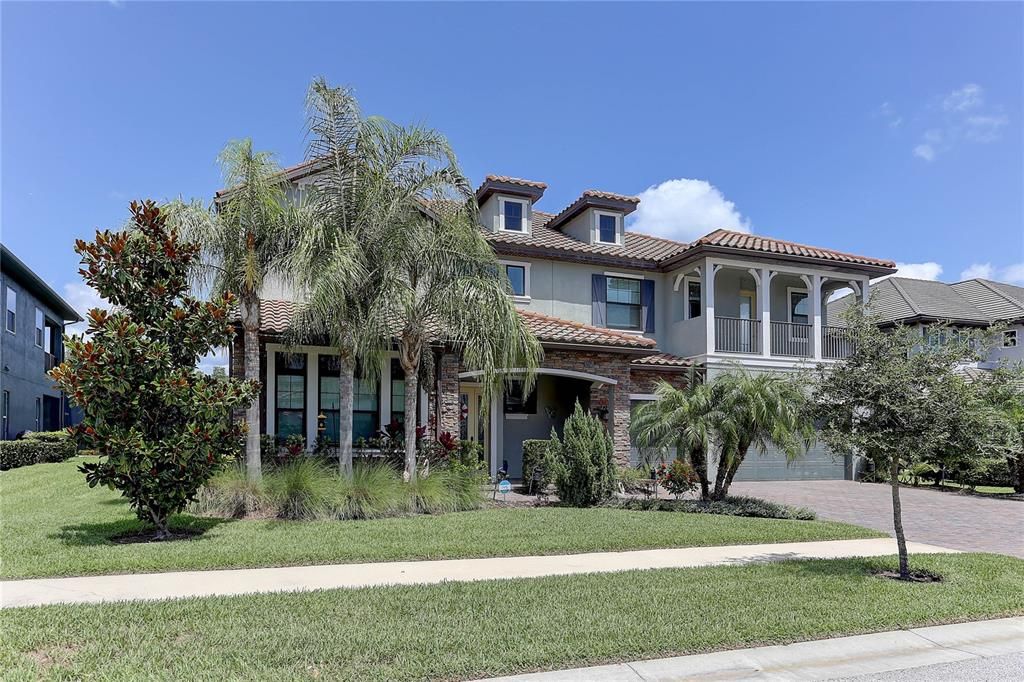 En Venta: $1,600,000 (6 camas, 4 baños, 5650 Pies cuadrados)