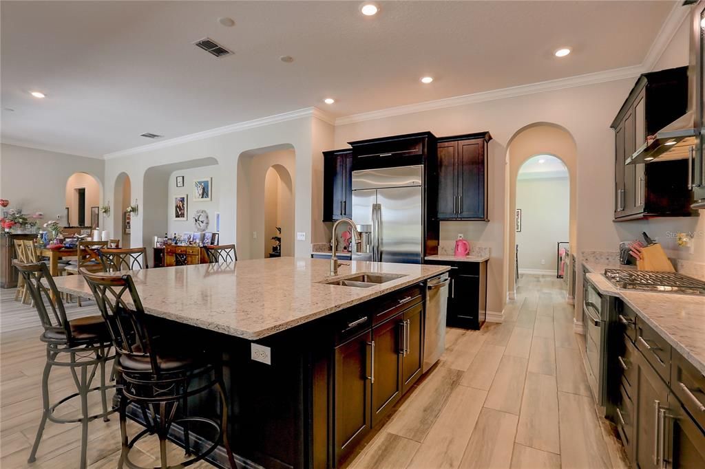 En Venta: $1,600,000 (6 camas, 4 baños, 5650 Pies cuadrados)
