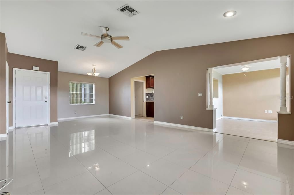 En Venta: $199,999 (2 camas, 2 baños, 1180 Pies cuadrados)