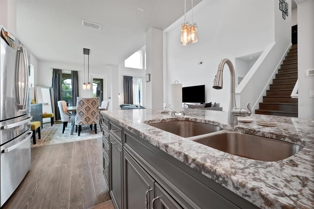 For Sale: $598,500 (4 beds, 3 baths, 2687 Square Feet)