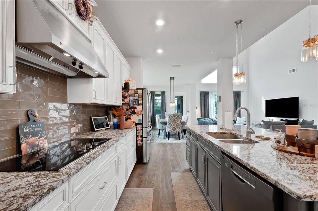 For Sale: $598,500 (4 beds, 3 baths, 2687 Square Feet)