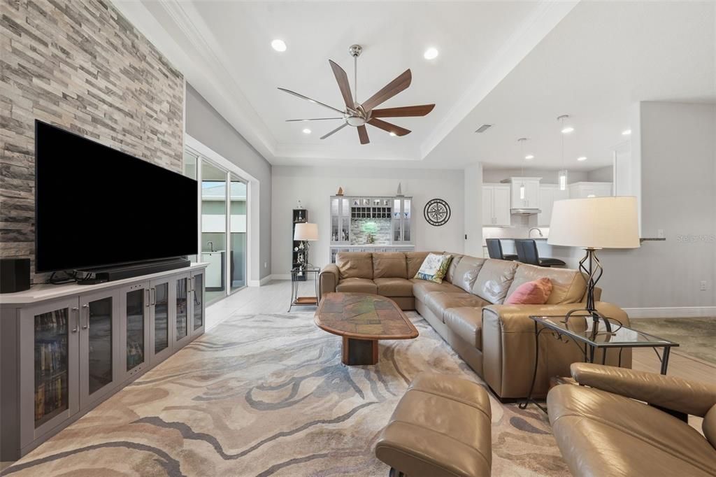 For Sale: $519,900 (3 beds, 2 baths, 2040 Square Feet)