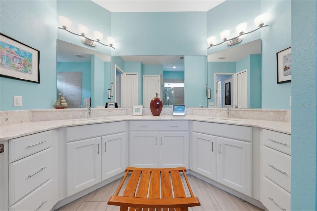 For Sale: $519,900 (3 beds, 2 baths, 2040 Square Feet)