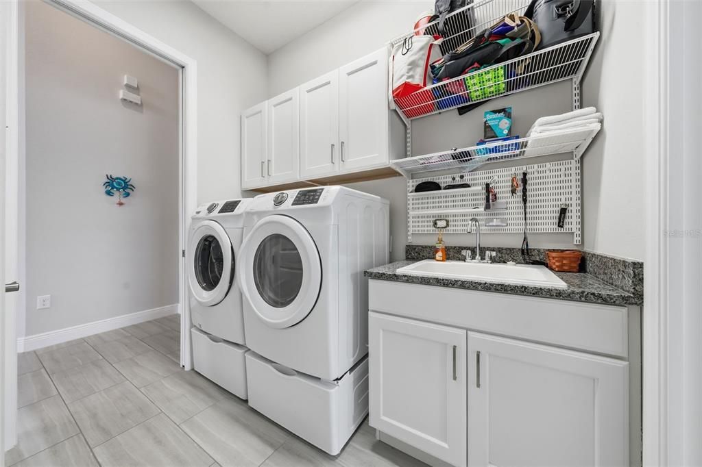 For Sale: $519,900 (3 beds, 2 baths, 2040 Square Feet)