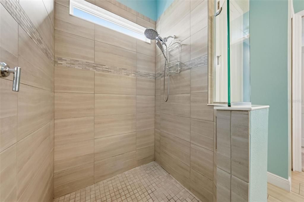 For Sale: $519,900 (3 beds, 2 baths, 2040 Square Feet)