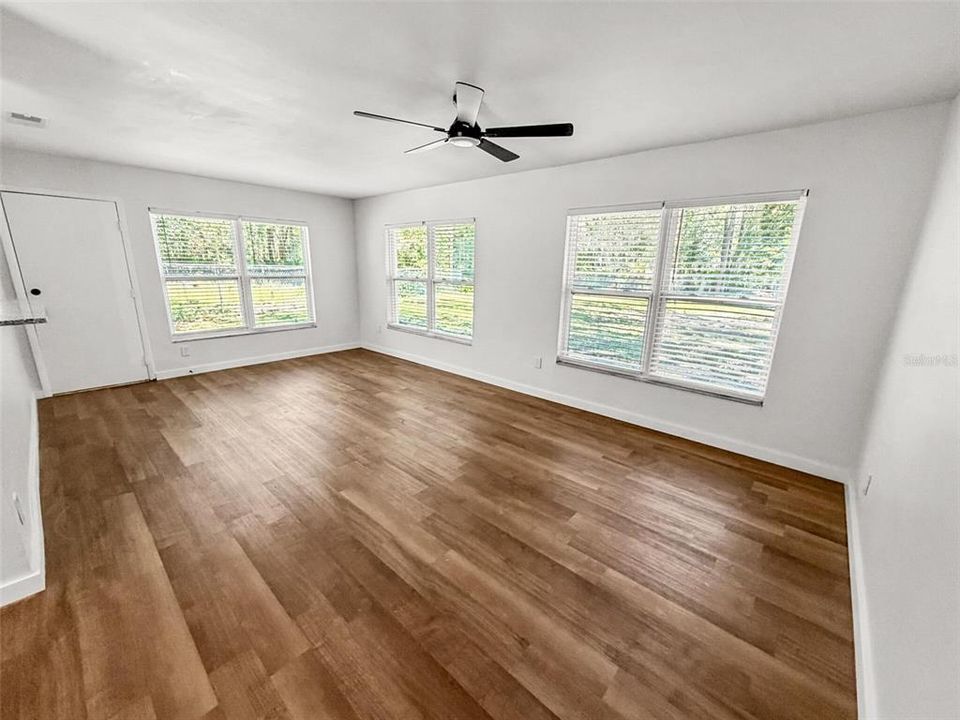 En Venta: $214,888 (4 camas, 2 baños, 1262 Pies cuadrados)