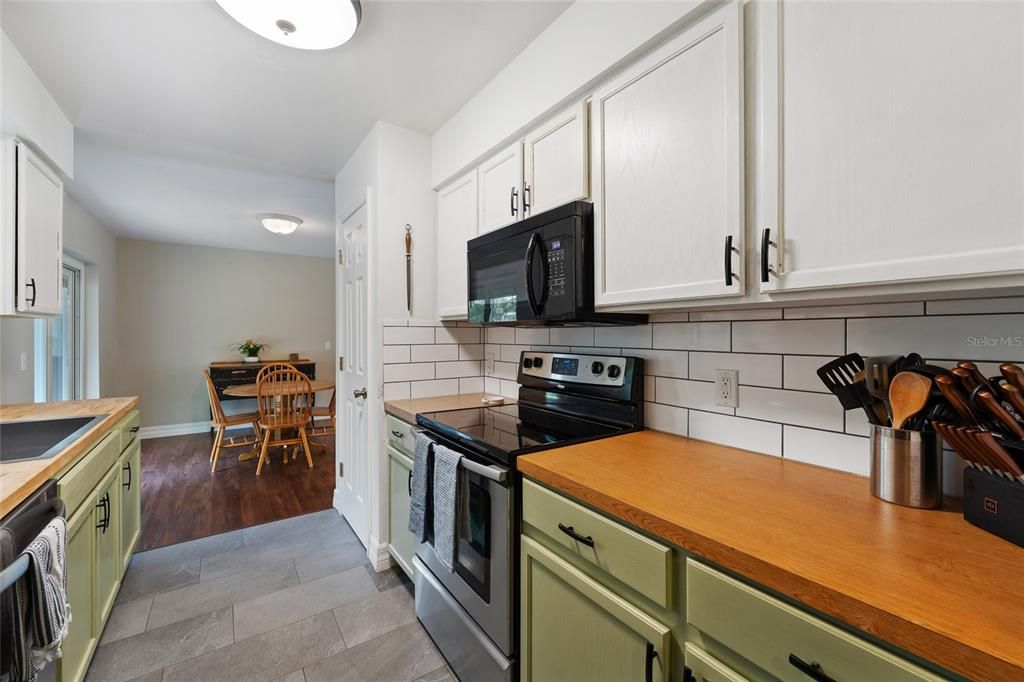 En Venta: $250,000 (2 camas, 1 baños, 1052 Pies cuadrados)