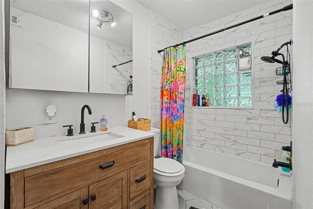 For Sale: $374,900 (3 beds, 2 baths, 1322 Square Feet)