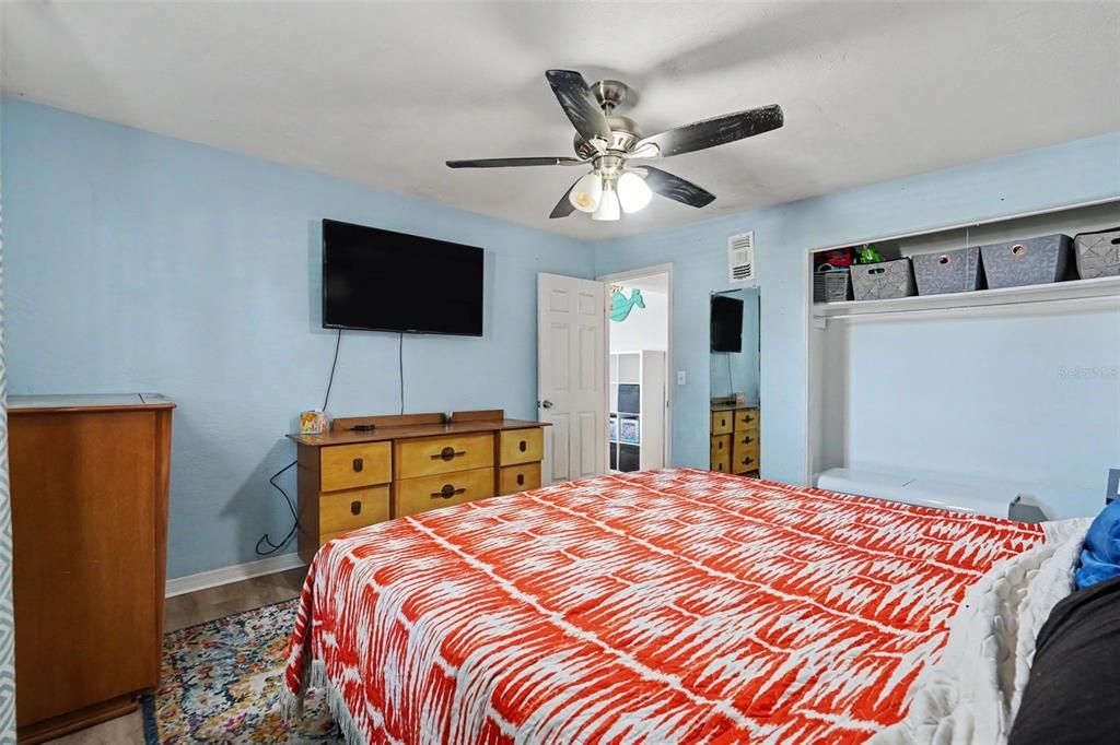 For Sale: $374,900 (3 beds, 2 baths, 1322 Square Feet)