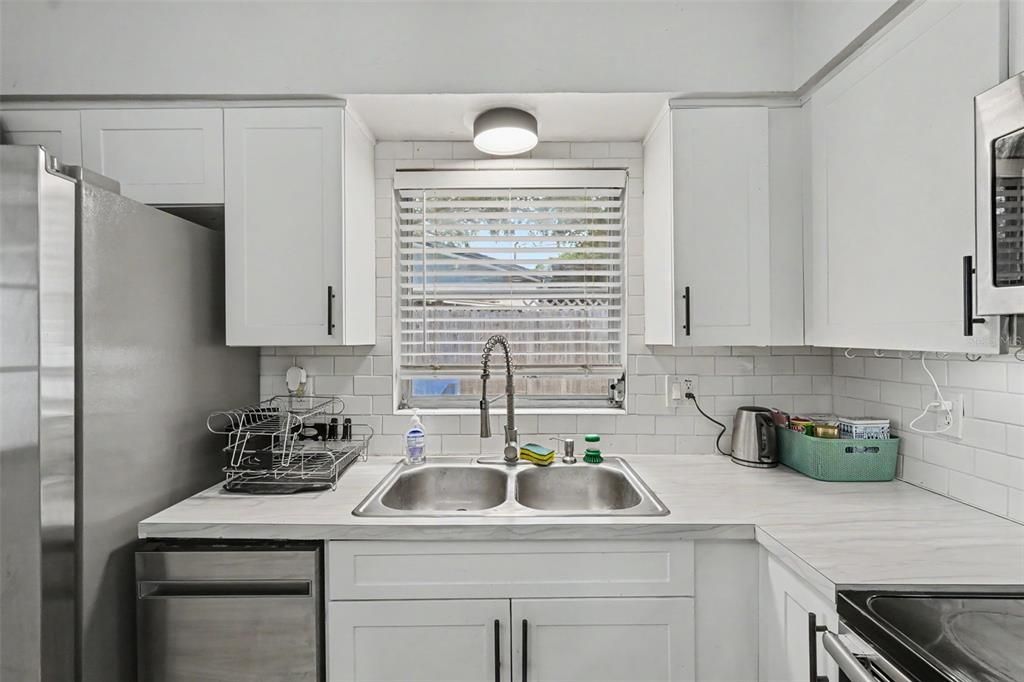For Sale: $374,900 (3 beds, 2 baths, 1322 Square Feet)