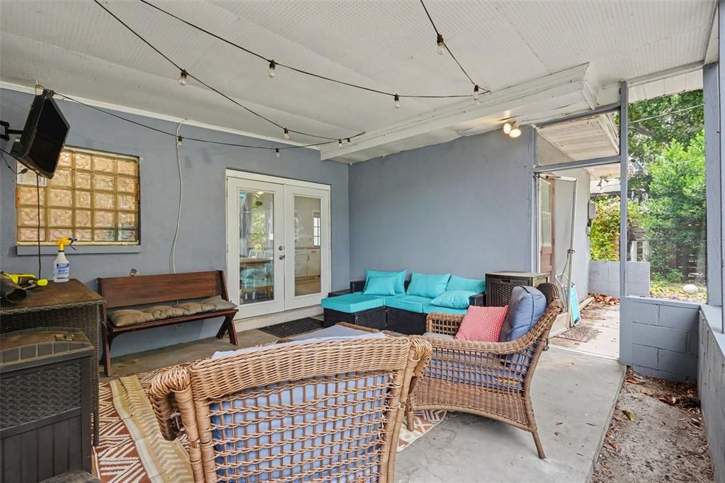 For Sale: $374,900 (3 beds, 2 baths, 1322 Square Feet)